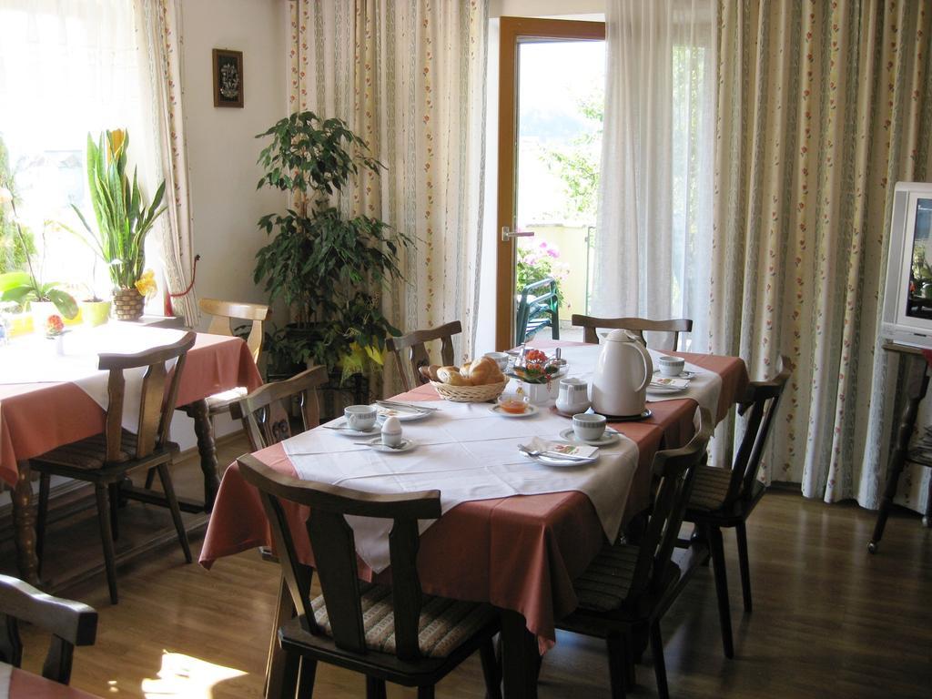 Privatzimmer Eva Leitgeb Bed & Breakfast Faistenau Exterior photo