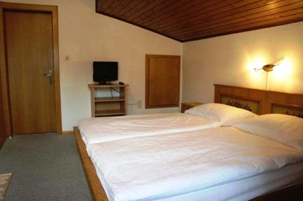 Privatzimmer Eva Leitgeb Bed & Breakfast Faistenau Exterior photo